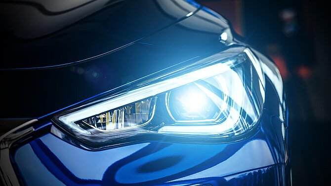 Xenon light of a blue BMW