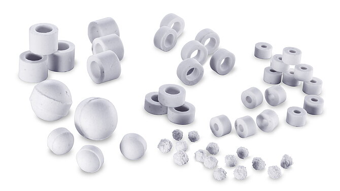 ceramic catalyst carriers for the chemical industry